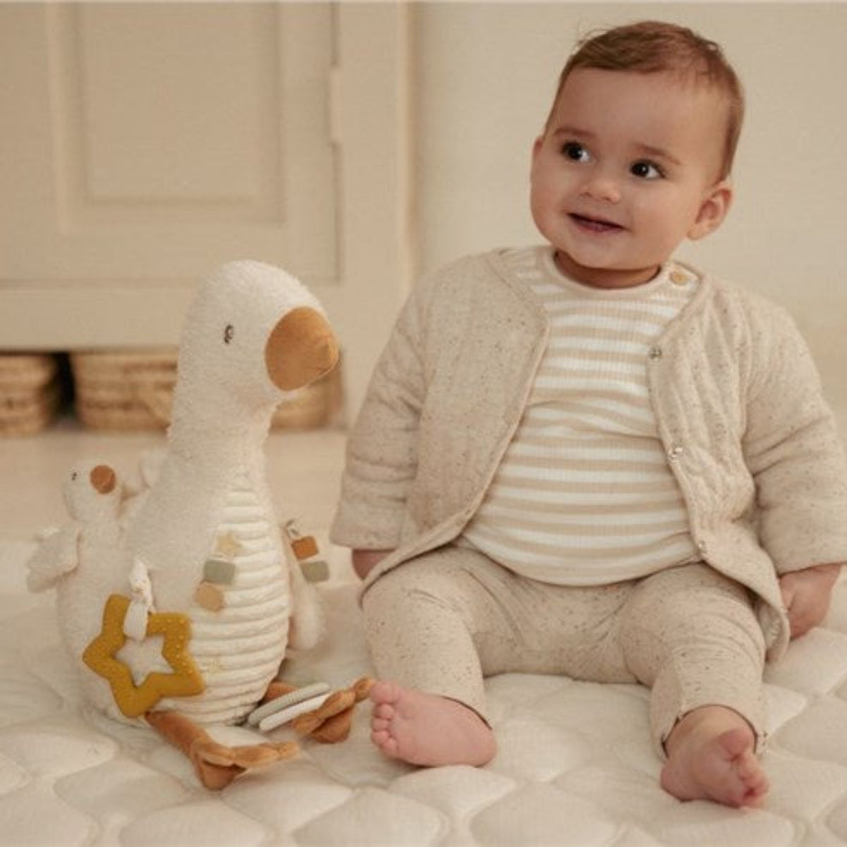 Little Dutch Newborn Naturals Activity Goose